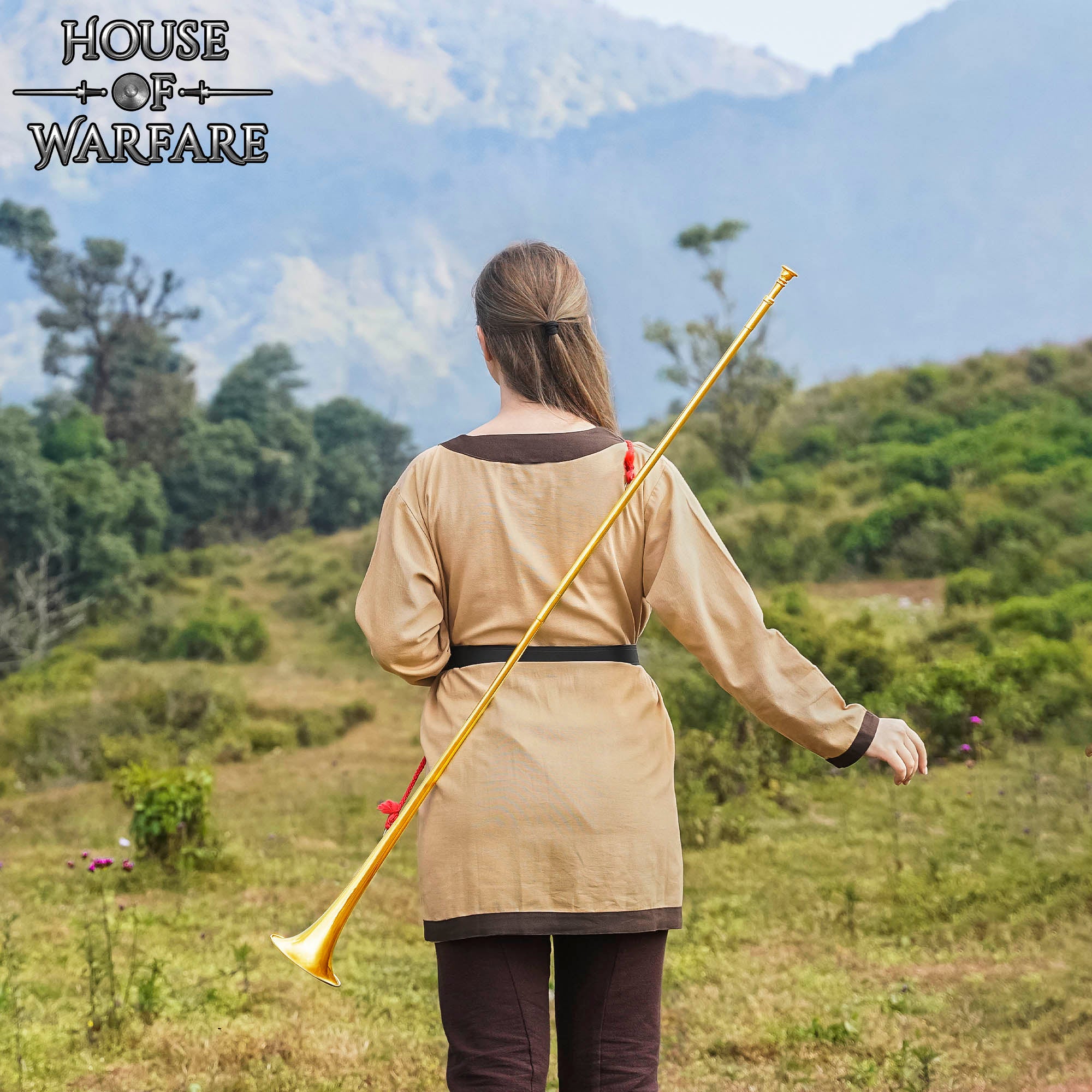 Trompeta Heráldica Medieval de Latón - Corneta Pulida de 50 Pulgadas con Cordón Rojo - Imagen 8