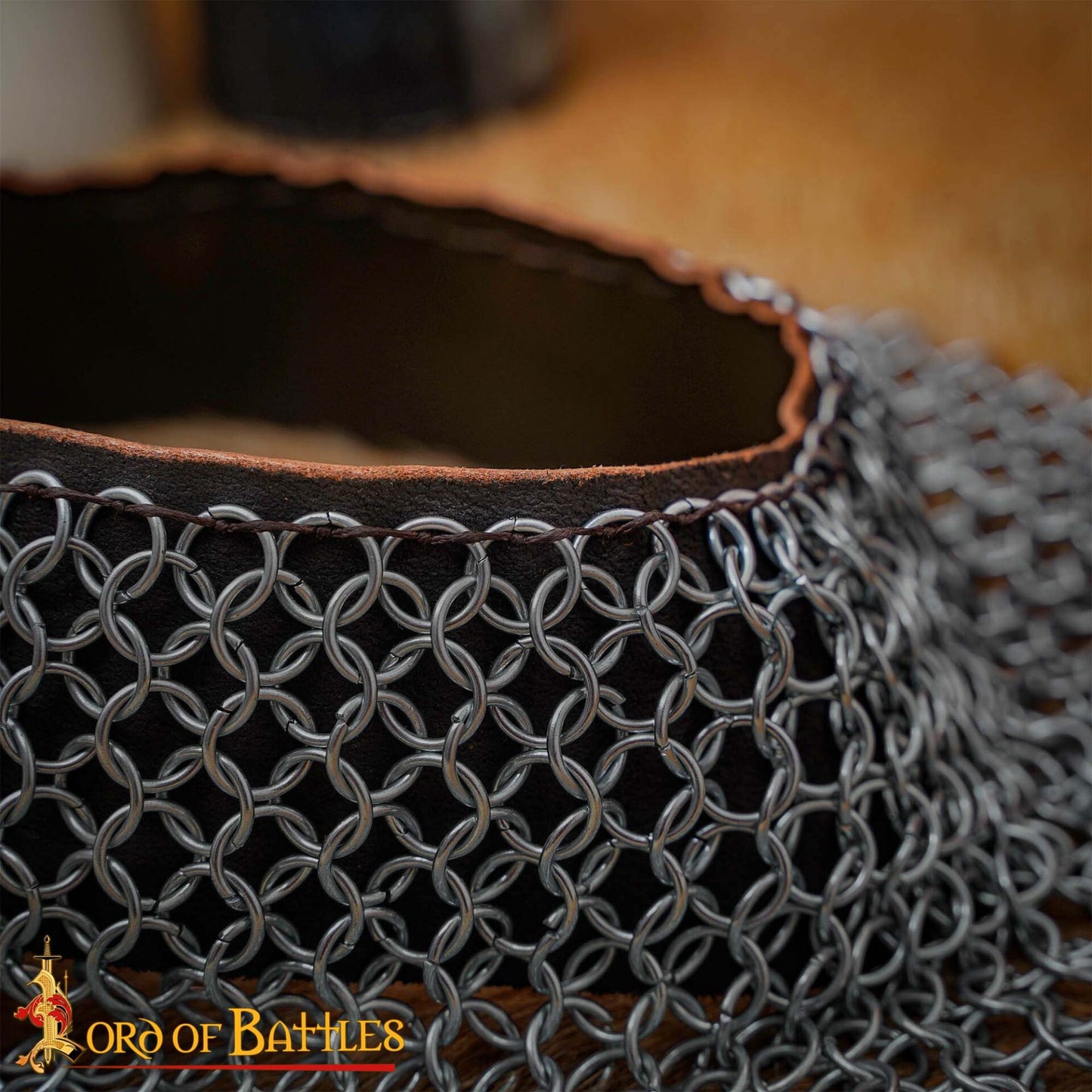 Cota de Malla Medieval - Anillos de Alta Resistencia a la Tracción con Adornos de Cuero - 9mm 16 Gauge Protección para el Cuello - Imagen 7