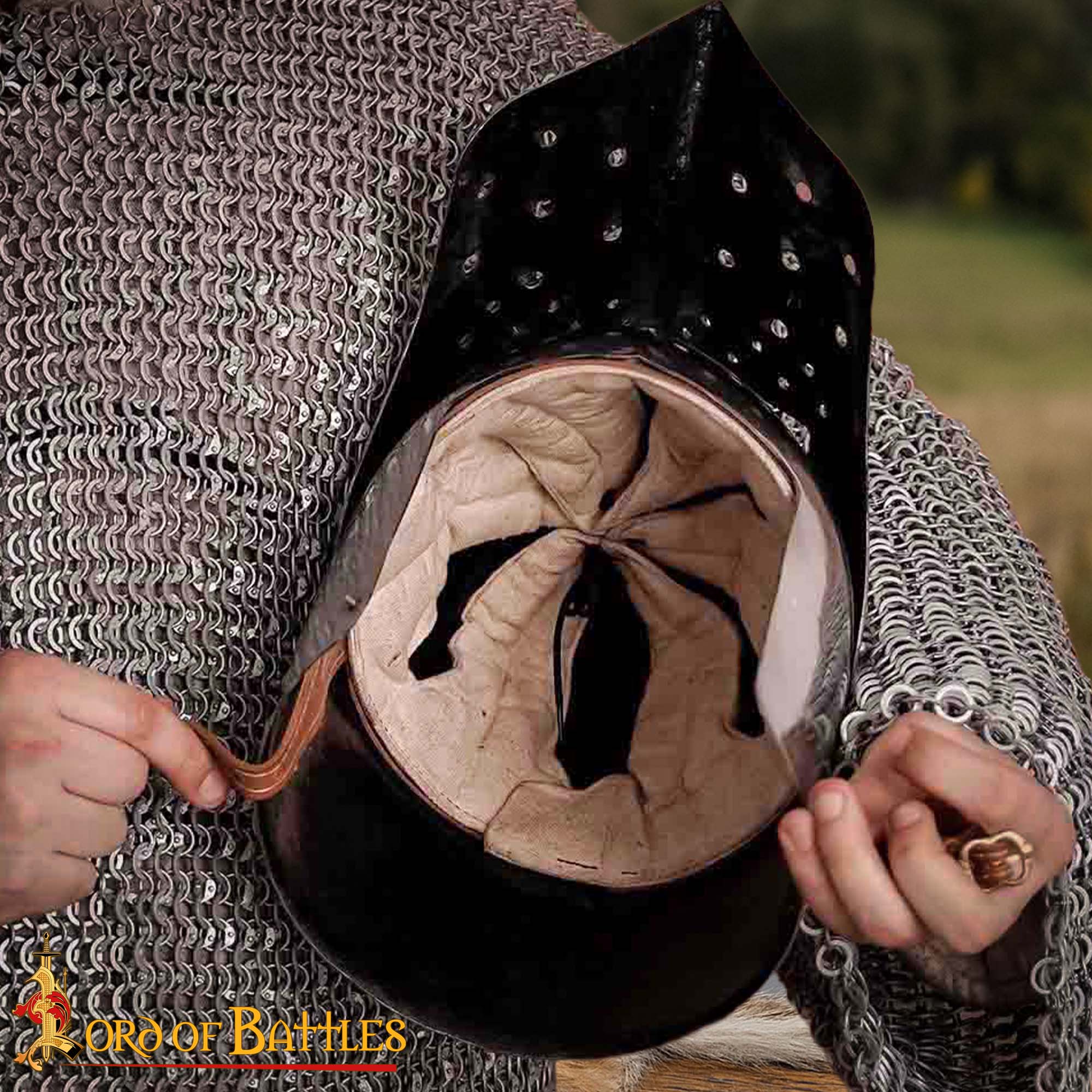 Casco de Caballero Bascinet del Siglo Xiv con Forro Acolchado de Protección - Imagen 6