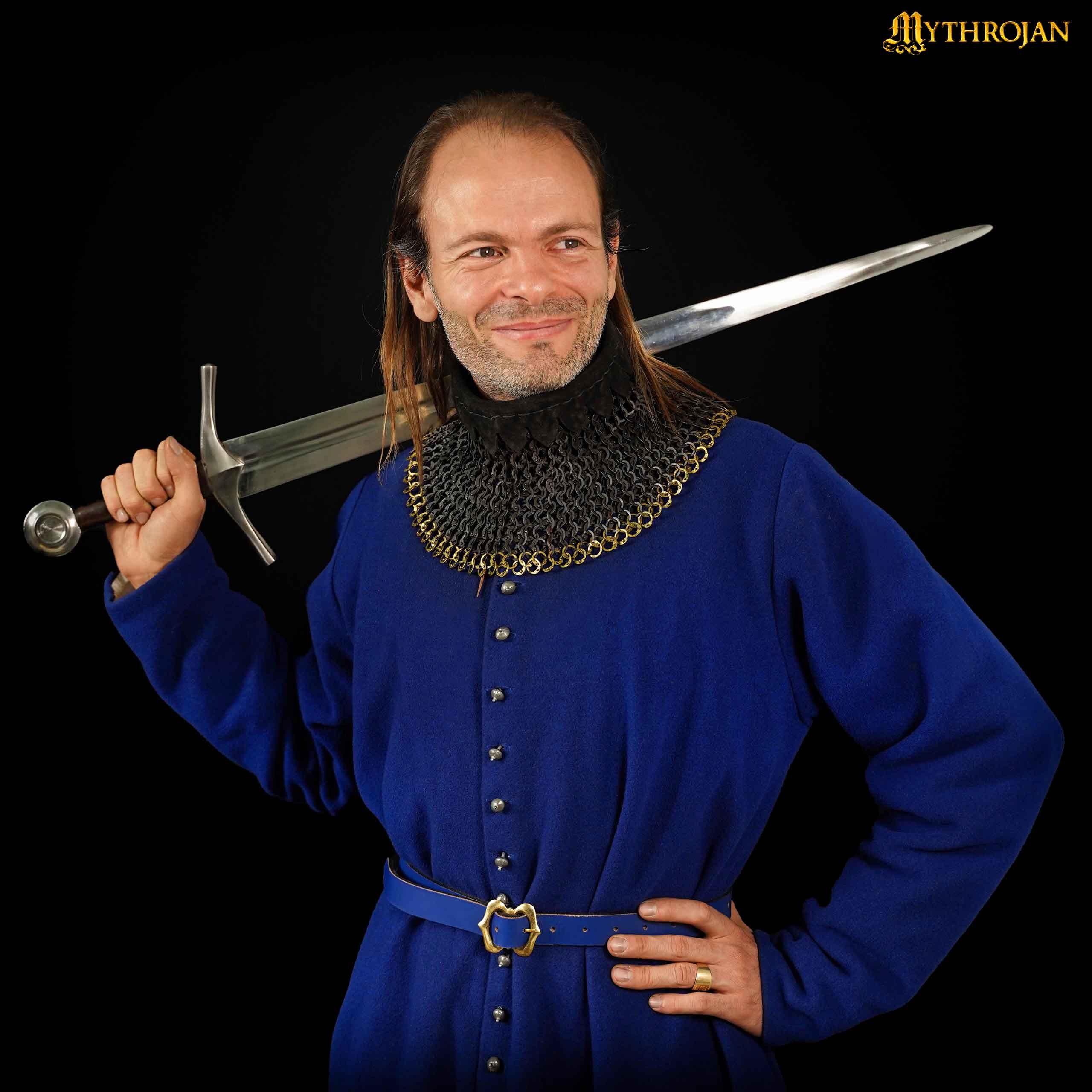Chainmail Standard "the Black Knight Gorget" - 9mm Flat Ring Round Rivets With Sturdy Red Padded Lining And Solid Brass Closing System - Mild Steel - Ideal For Stage Combat & Reenactments - Padded Lining - Imagen 1