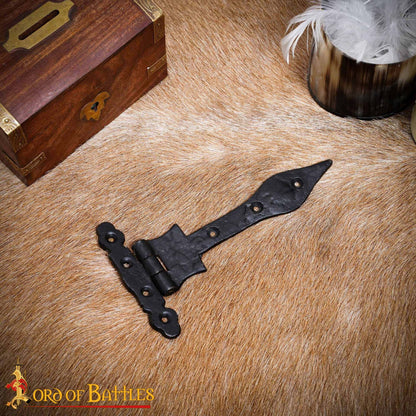 Bisagra Medieval en T de Hierro Forjado a Mano con Punta de Lanza - Bisagra Rústica con Correa Negra para Puertas de Granero, Cofres, Armarios y Puertas - Imagen 2