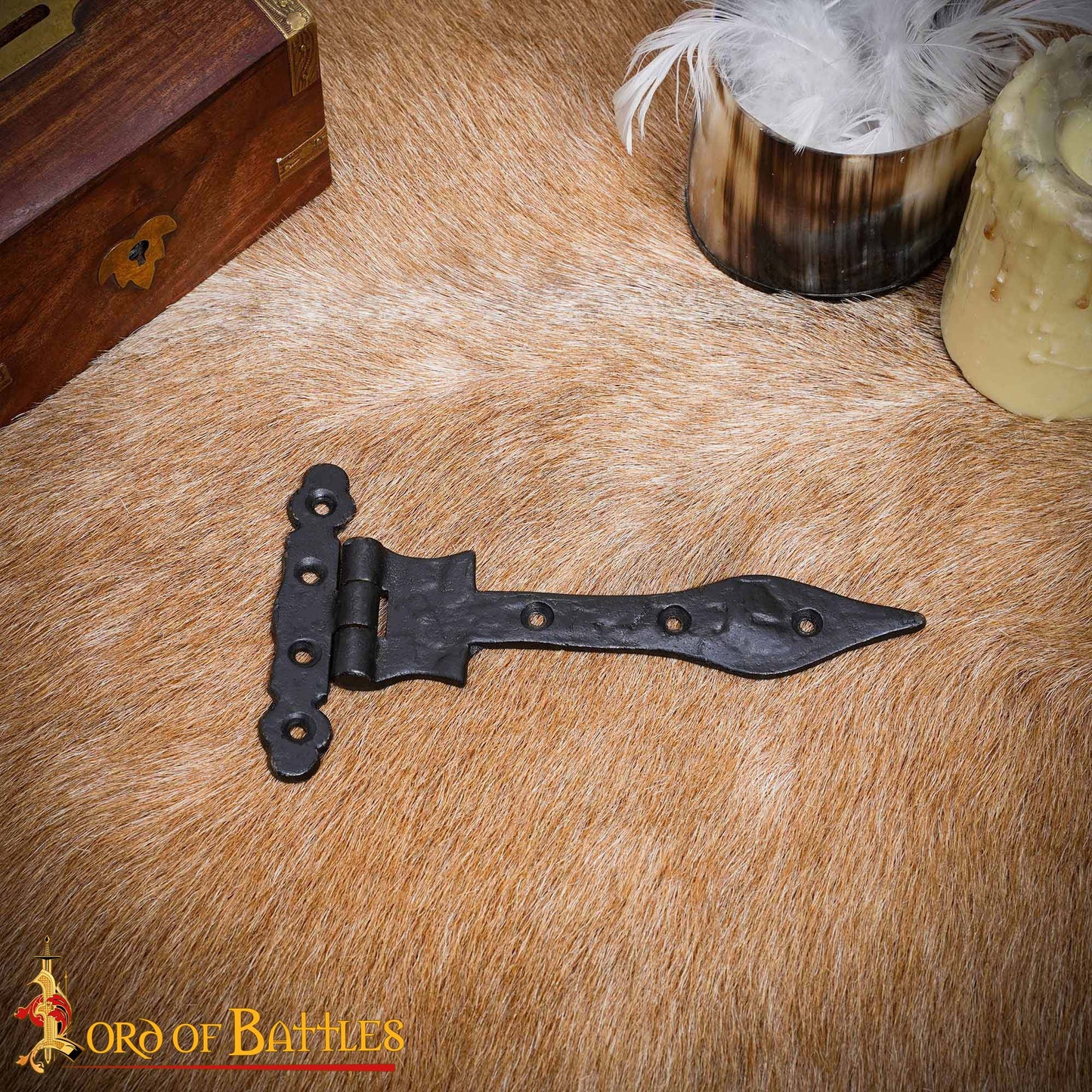 Bisagra Medieval en T de Hierro Forjado a Mano con Punta de Lanza - Bisagra Rústica con Correa Negra para Puertas de Granero, Cofres, Armarios y Puertas - Imagen 1