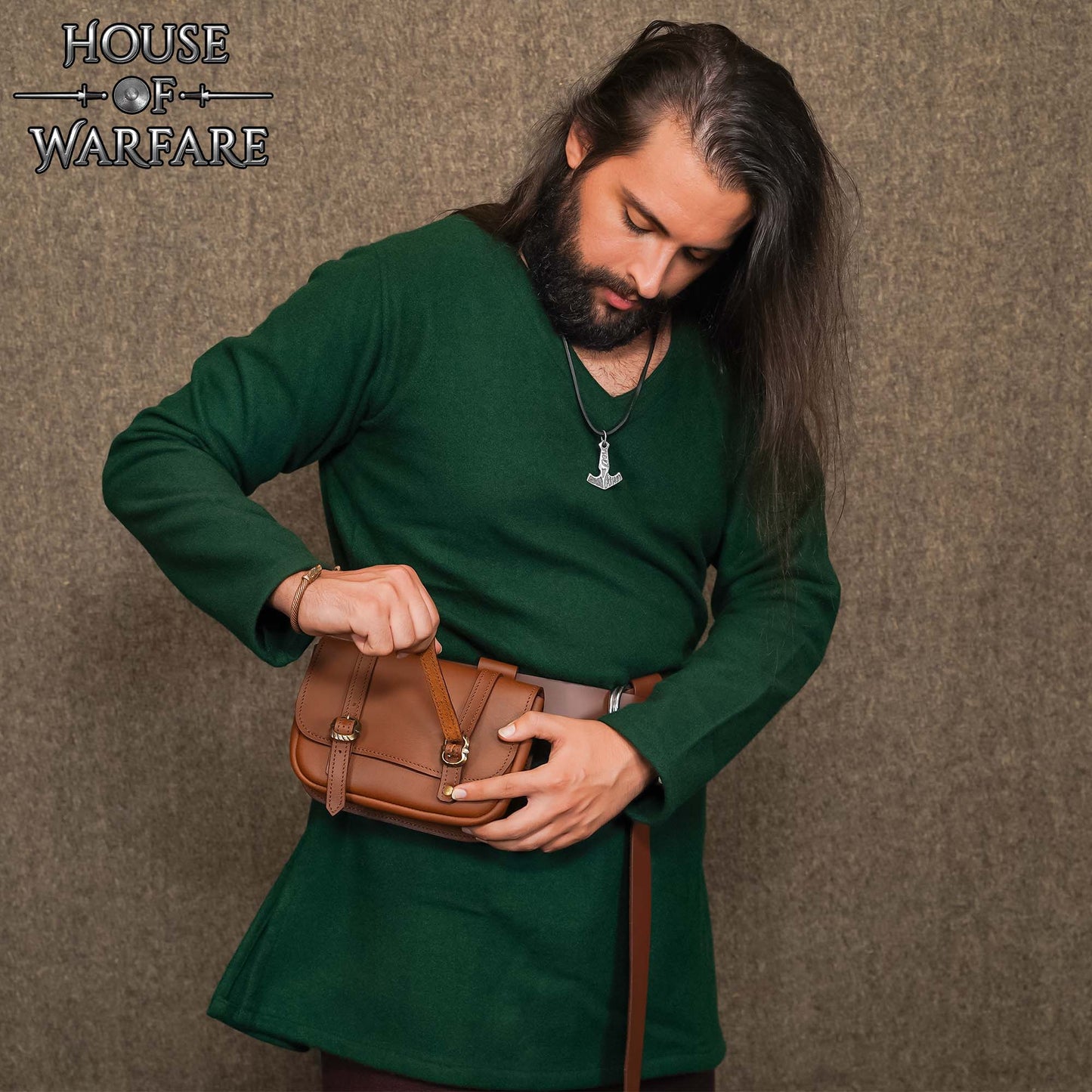 Riñonera Grande de Cuero Marrón Mercante - Bolsa Medieval con Hebillas Dobles de Latón - Imagen 2