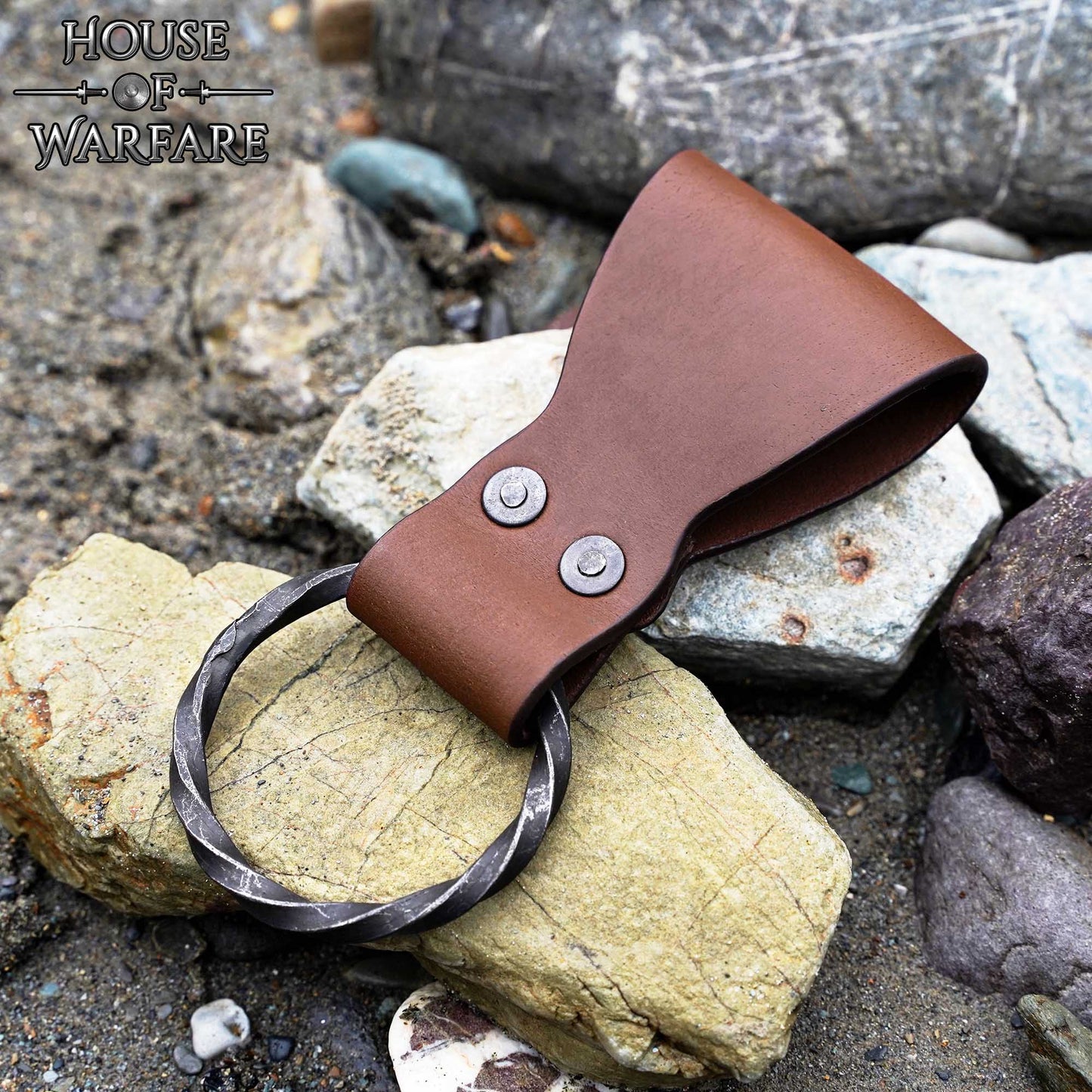Rana Medieval de Cuero con Anillo de Hierro Torcido Forjado a Mano - Porta Cinturón Marrón para Hachas, Espadas y Herramientas - 6 "x1.5" - Imagen 5