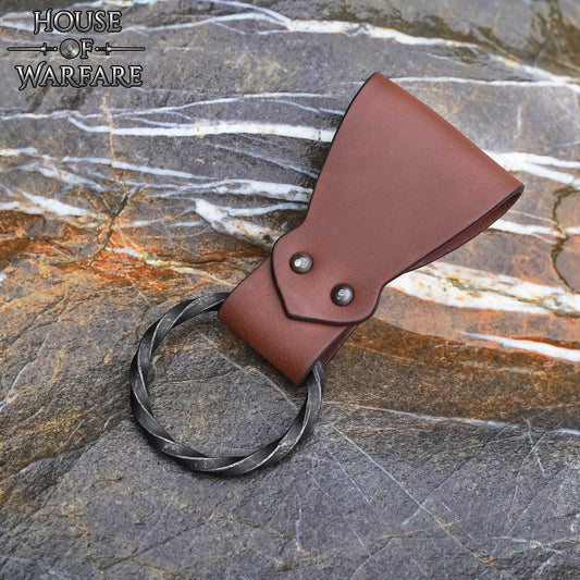 Rana Medieval de Cuero con Anillo de Hierro Torcido Forjado a Mano - Porta Cinturón Marrón para Hachas, Espadas y Herramientas - 6 "x1.5" - Imagen 1