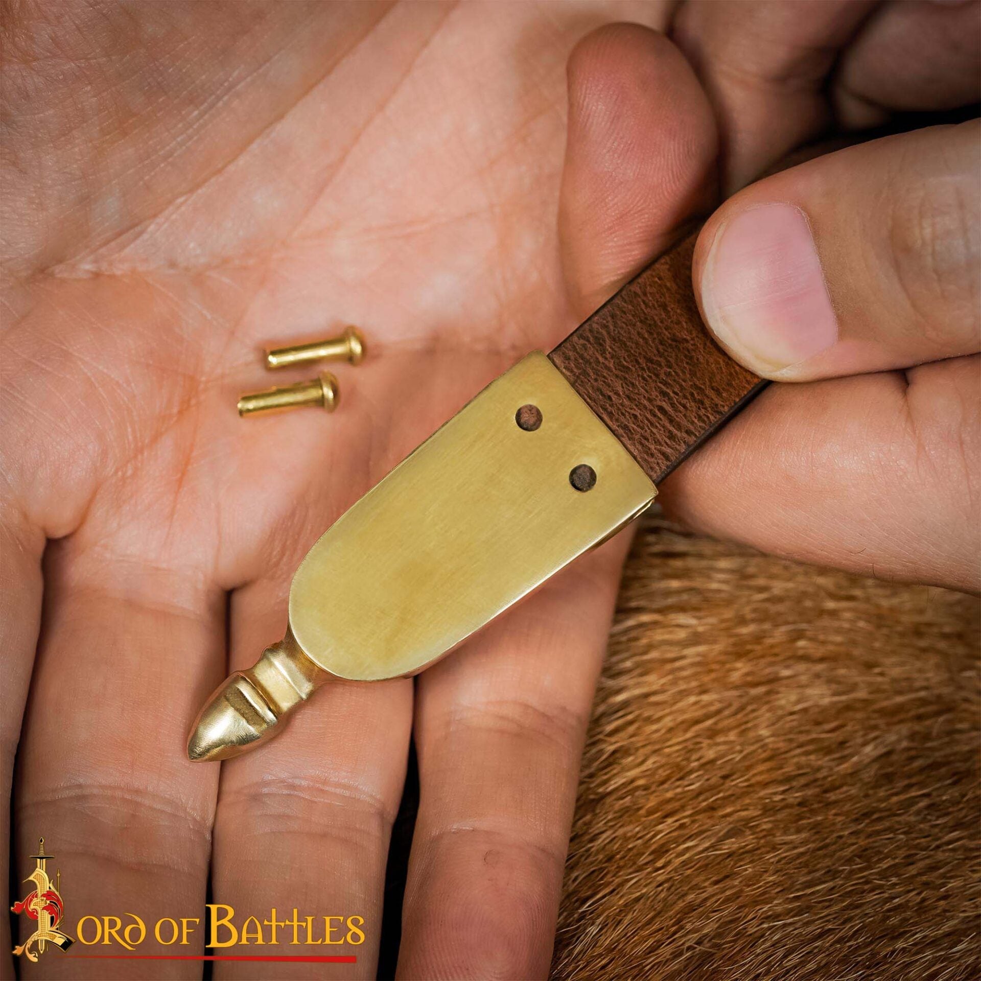 Chape Medieval de Latón para Cinturón - Terminal de Cinturón con Remaches para Cinturones de Cuero - Imagen 2