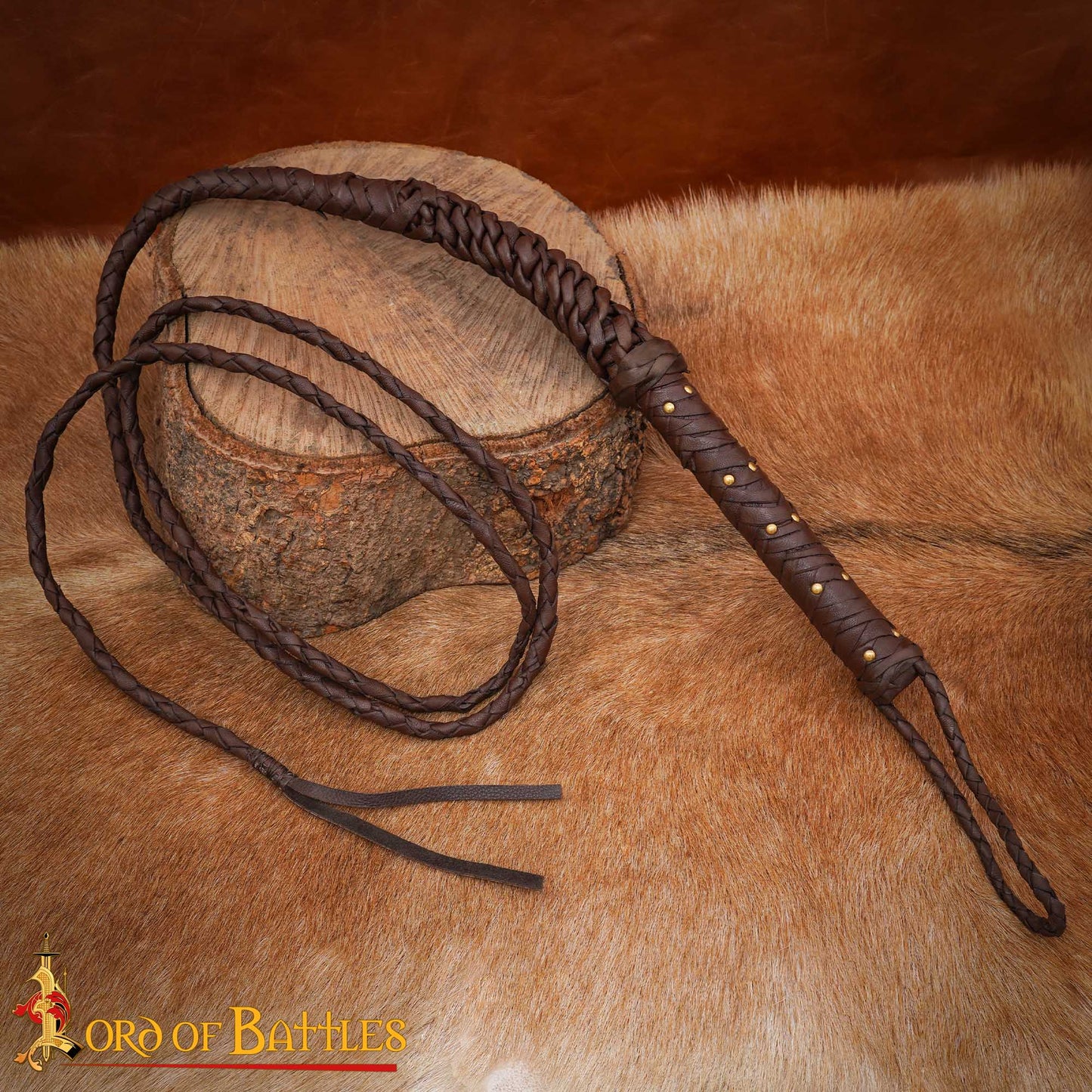 Látigo Medieval de Cuero para Toros - Diseño Trenzado Artesanal con Remaches de Latón - Imagen 2