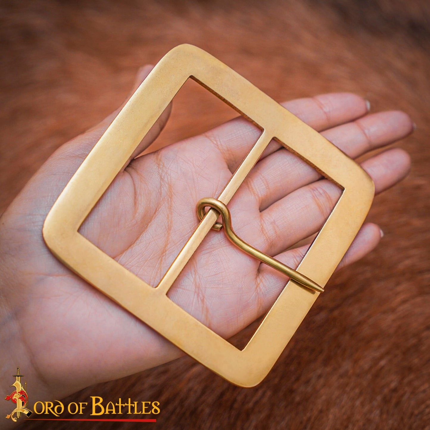 Hebilla Cuadrada Medieval de Latón Macizo - 3.6" para Cinturones Anchos de Cuero y Accesorios de Disfraces - Imagen 2