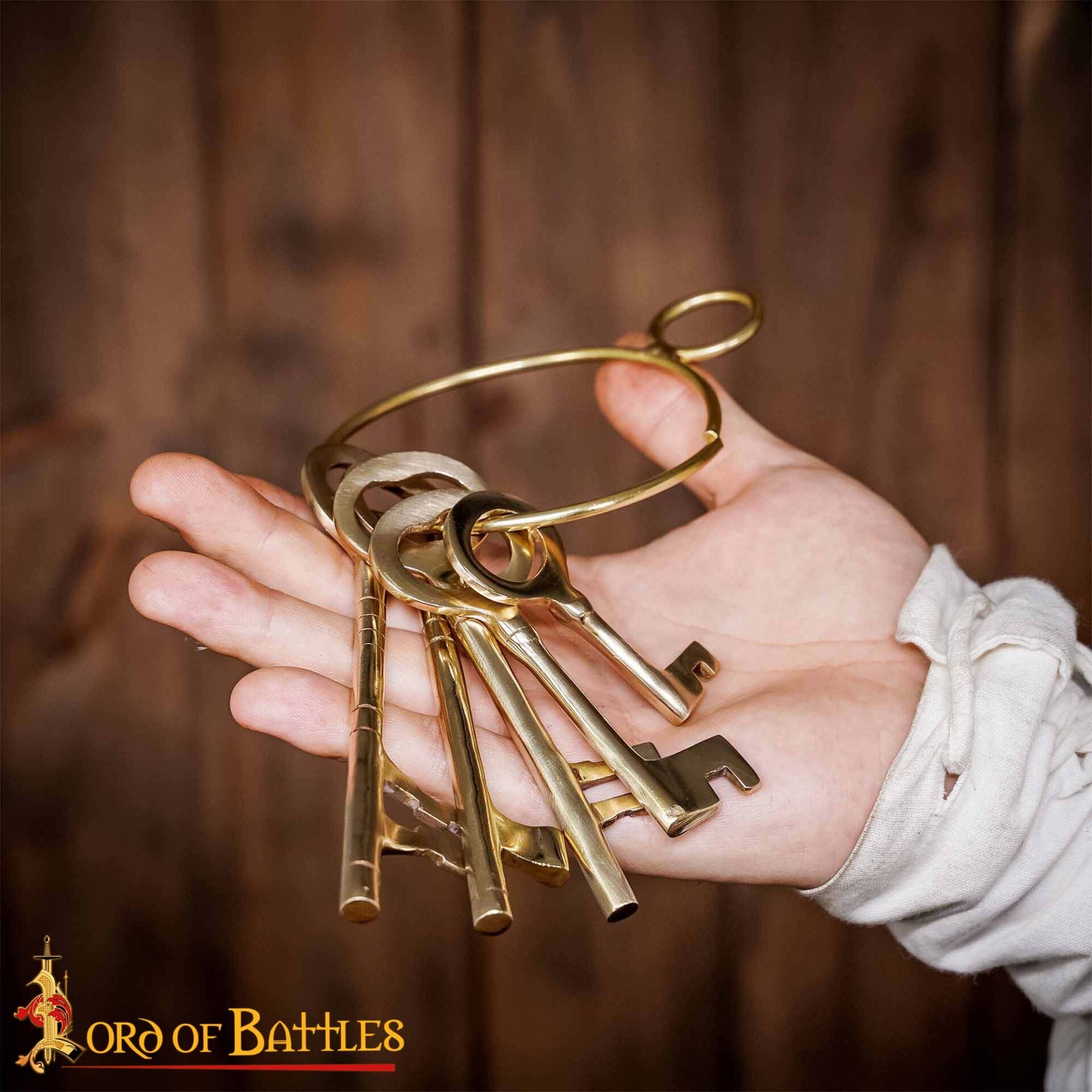 Juego de Llaves Medievales de Latón para Mazmorras - Réplica Histórica de 5 Piezas para Decoración Pirata y Salas de Escape - Imagen 2