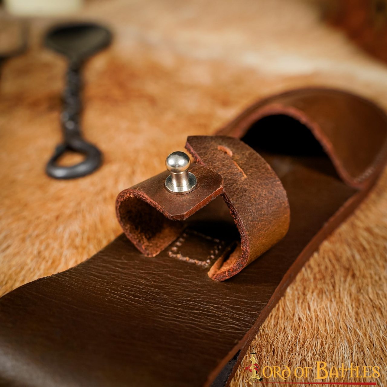 Cubiertos Rústicos de Hierro Forjado a Mano con Mangos Retorcidos y Funda de Cuero - Imagen 15