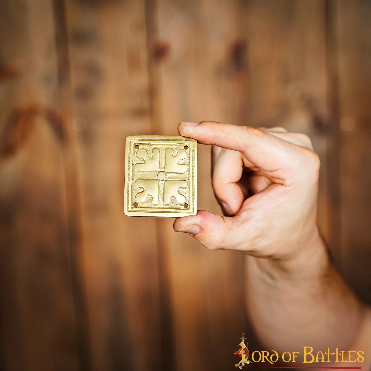 Decoración Romana de Latón Puro con Motivos Florales - Imagen 4