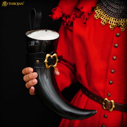 Mythrojan The Loyal Soldier - Vikingo Cuerno para Beber con Soporte de Cuero Negro Auténtica Jarra de Vino / Cabeza Vikinga de Inspiración Medieval - Acabado Pulido - 400ml - Imagen 3