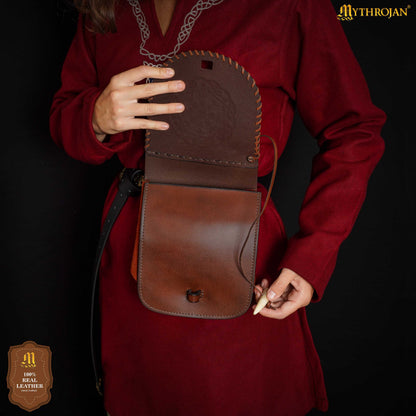 Riñonera de Cuero del Guerrero del Norte con Repujado del Yelmo del Pavor y Cierre Basculante de Hueso, Funda Larp Vikinga - Imagen 11