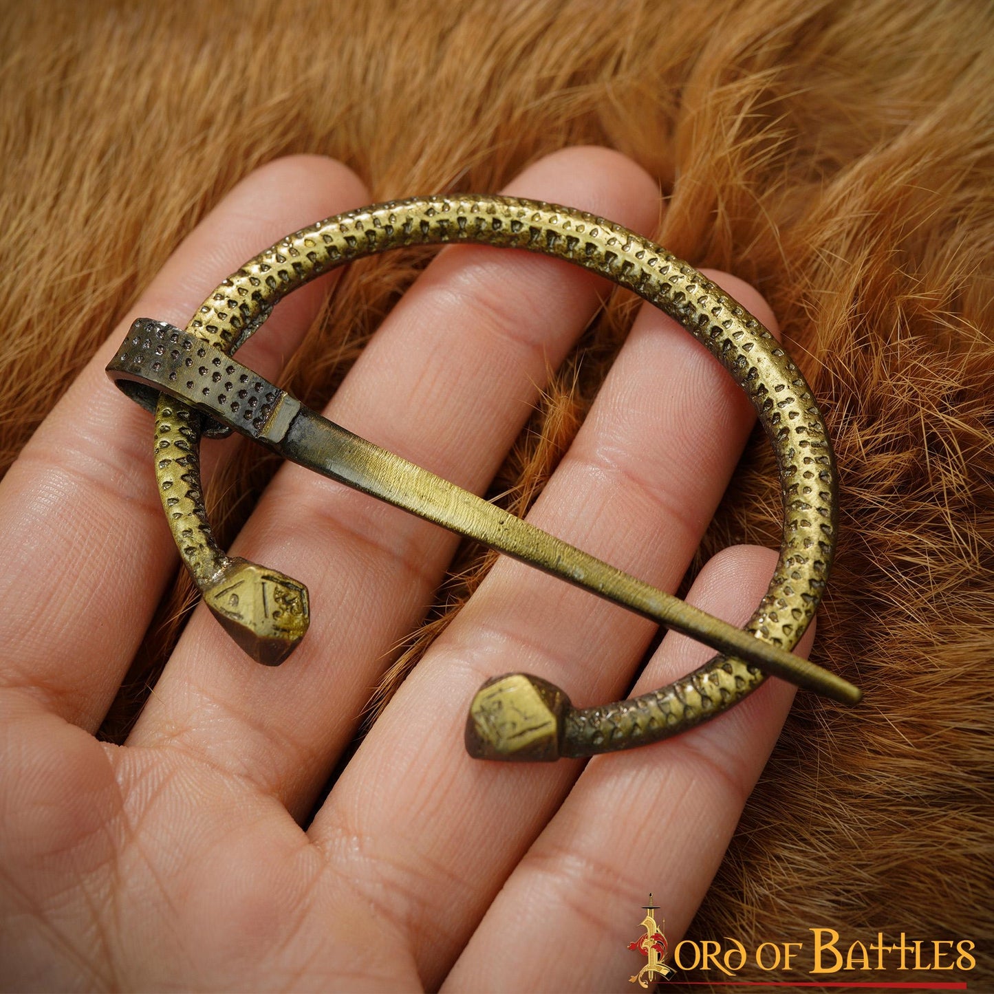 Broche Penannular de Latón Antiguo Alfiler de Capa Vikingo Celta, Fíbula Fundida en Arena - Imagen 16