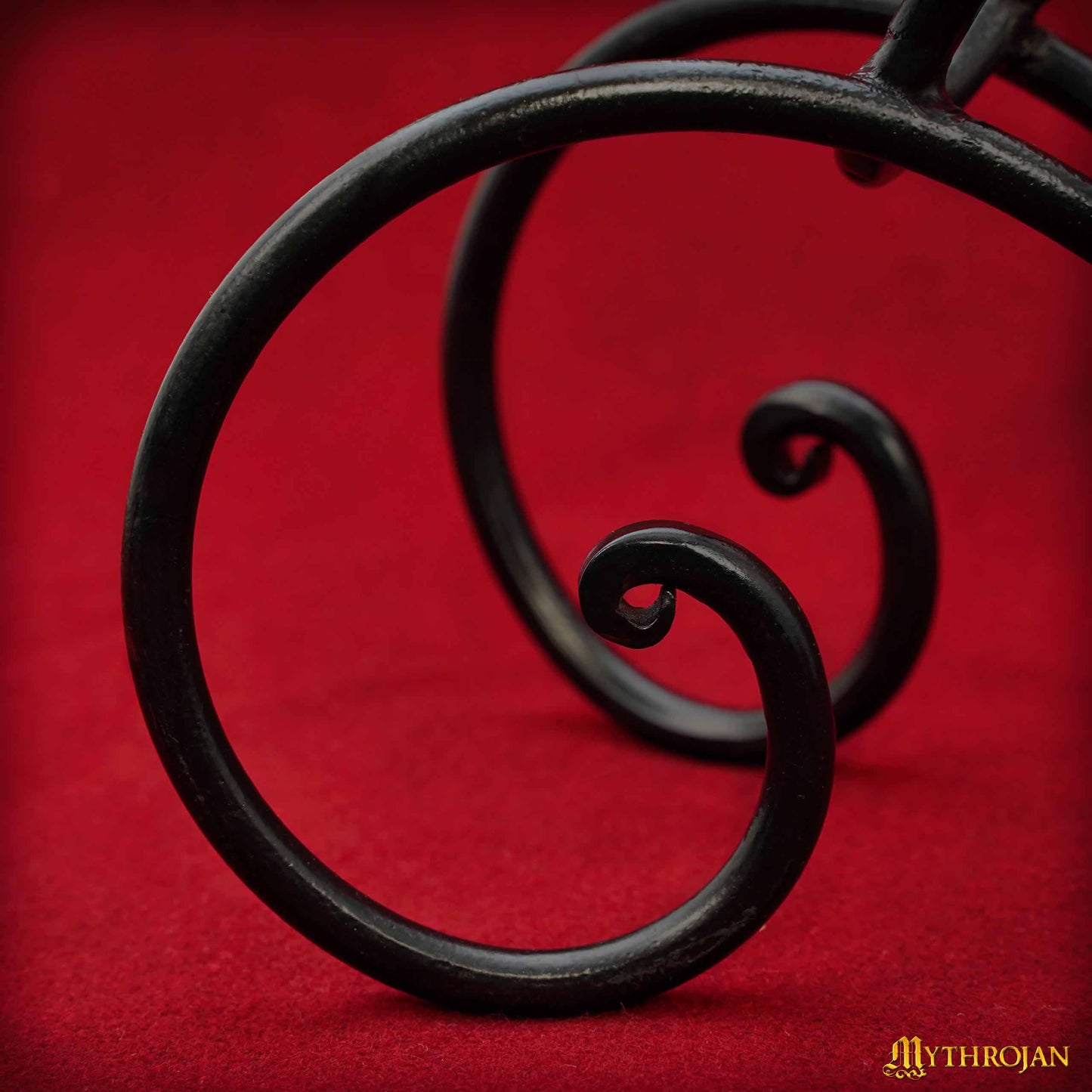 Mythrojan Soporte de Hierro Forjado a Mano para Cuerno de Cerveza Vikingo - Black Ale Horn Stand - Imagen 11