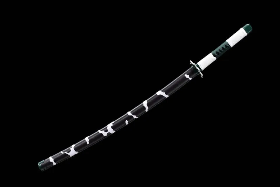 Katana de anime Shinazugawa Sanemi de Kimetsu no Yaiba (Demon Slayer) enfundada con saya blanca y negra. Vendida por Espadas y más