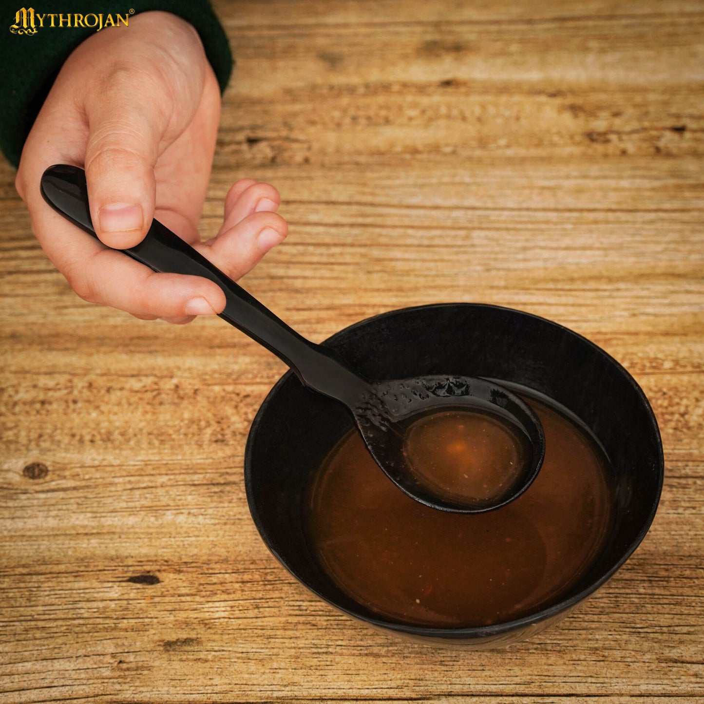 Juego de 2 Cucharas de Cuerno de Búfalo - Utensilios de Cuerno Natural Acabados a Mano (6.75") | Juego de Cucharas Medievales Vikingas Pulidas para Larp, Sca, y Temas Medievales - Imagen 11