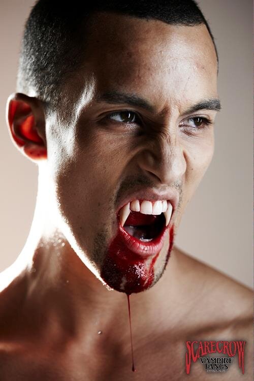 Imagen única de: Espantapájaros Vampiro Colmillos - Sabres
