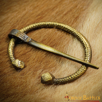 Broche Penannular de Latón Antiguo Alfiler de Capa Vikingo Celta, Fíbula Fundida en Arena - Imagen 14