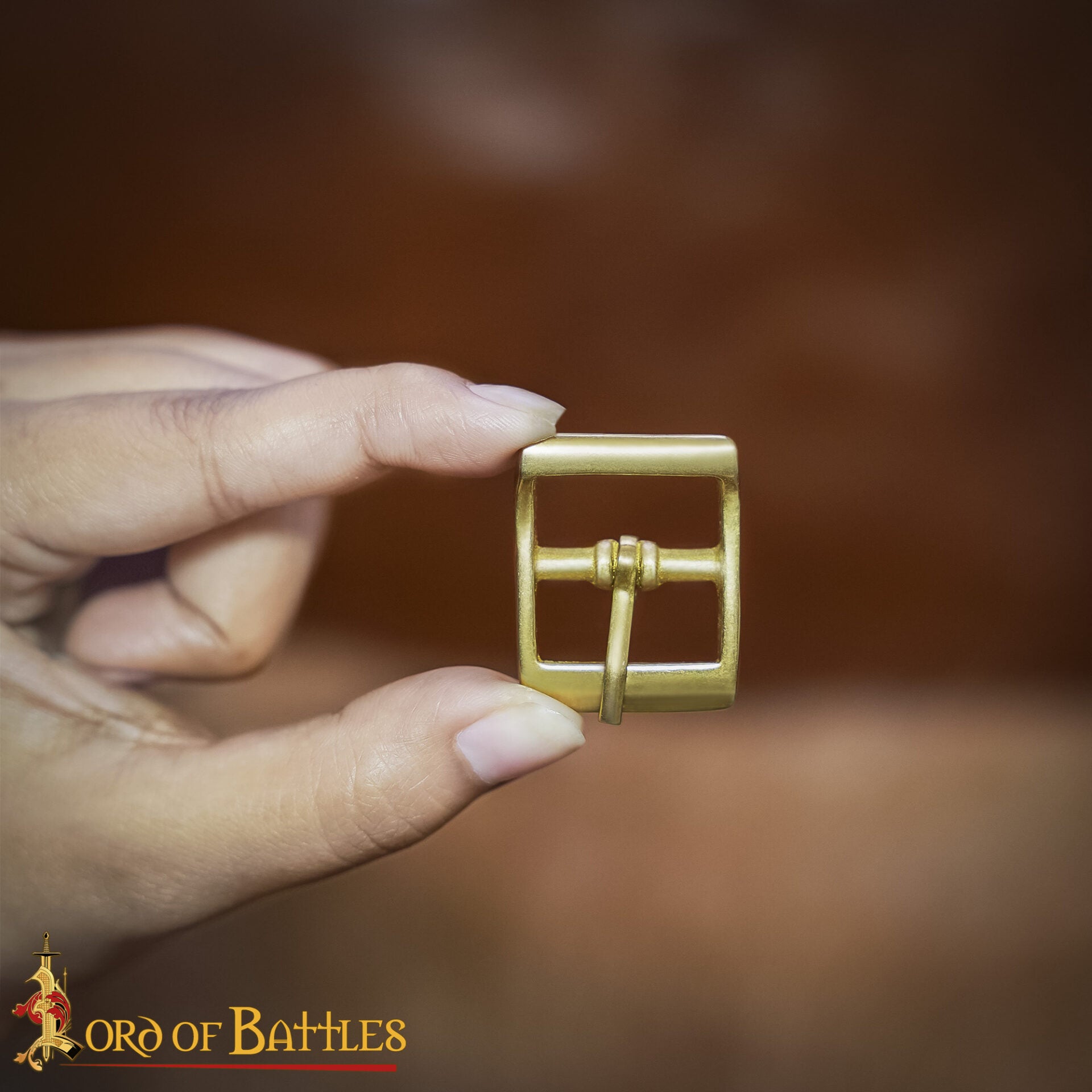 Hebilla Medieval de Latón Macizo Pequeña - Imagen 4