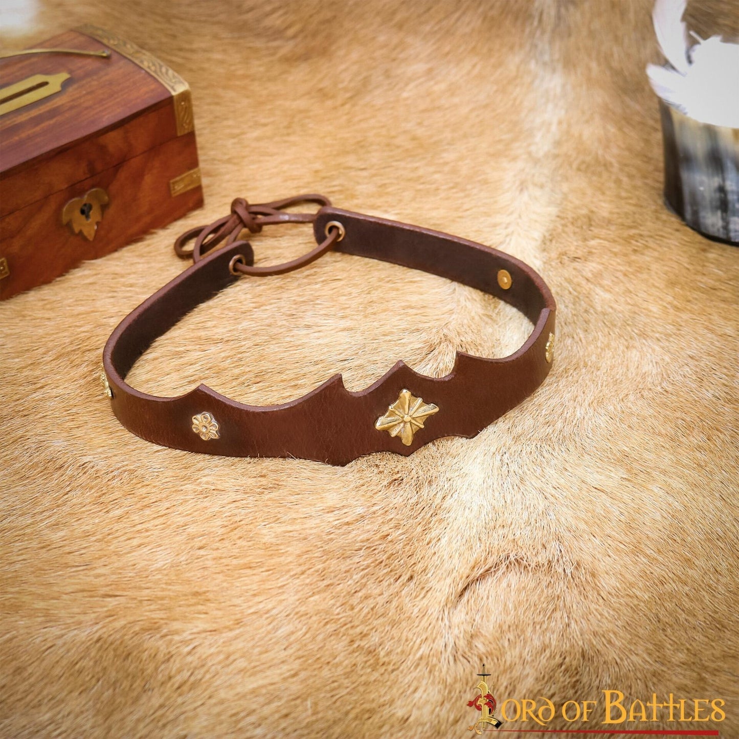 Diadema de Cuero de Cazador Principesco con Monturas de Latón Puro - Imagen 1