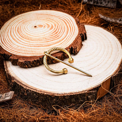 Fíbula Penannular Medieval de Latón - Alfiler Pequeño de Capa para Broche de Traje Histórico y Vikingo - Imagen 30