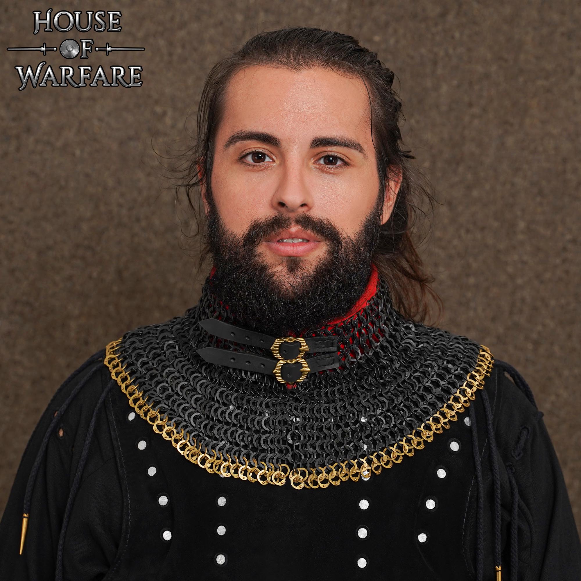 Cota de Malla Estándar "the Red Knight Gorget" - Anilla Plana Remachada de 9 Mm - Hebillas de Latón Macizo, Forro Acolchado, Resistente Forro Acolchado Rojo - Ideal para Combate en Escenarios y Recreaciones - Discontinued - Imagen 3