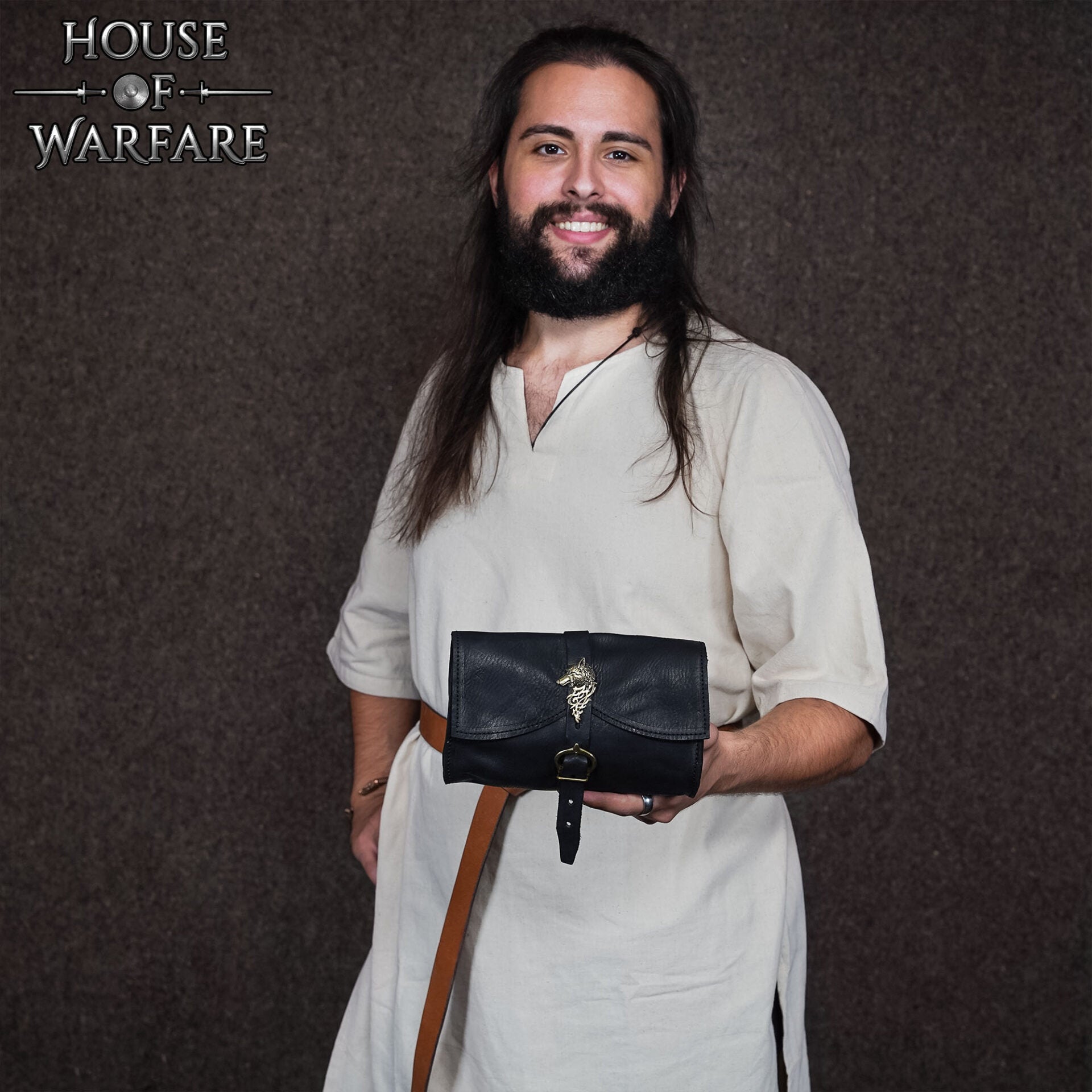 Riñonera Medieval de Cuero con Emblema de Lobo de Latón - Imagen 8