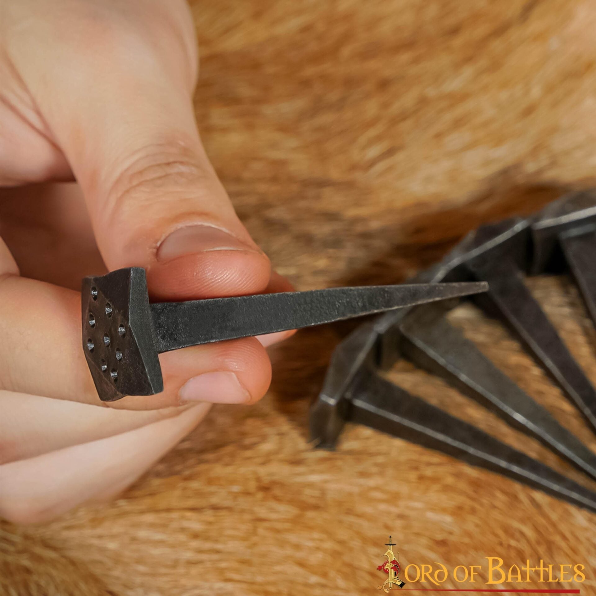 Clavos de Hierro Forjados a Mano, Juego de 10 Accesorios Rústicos con Acabado de Herrería Totalmente Funcionales - Imagen 13