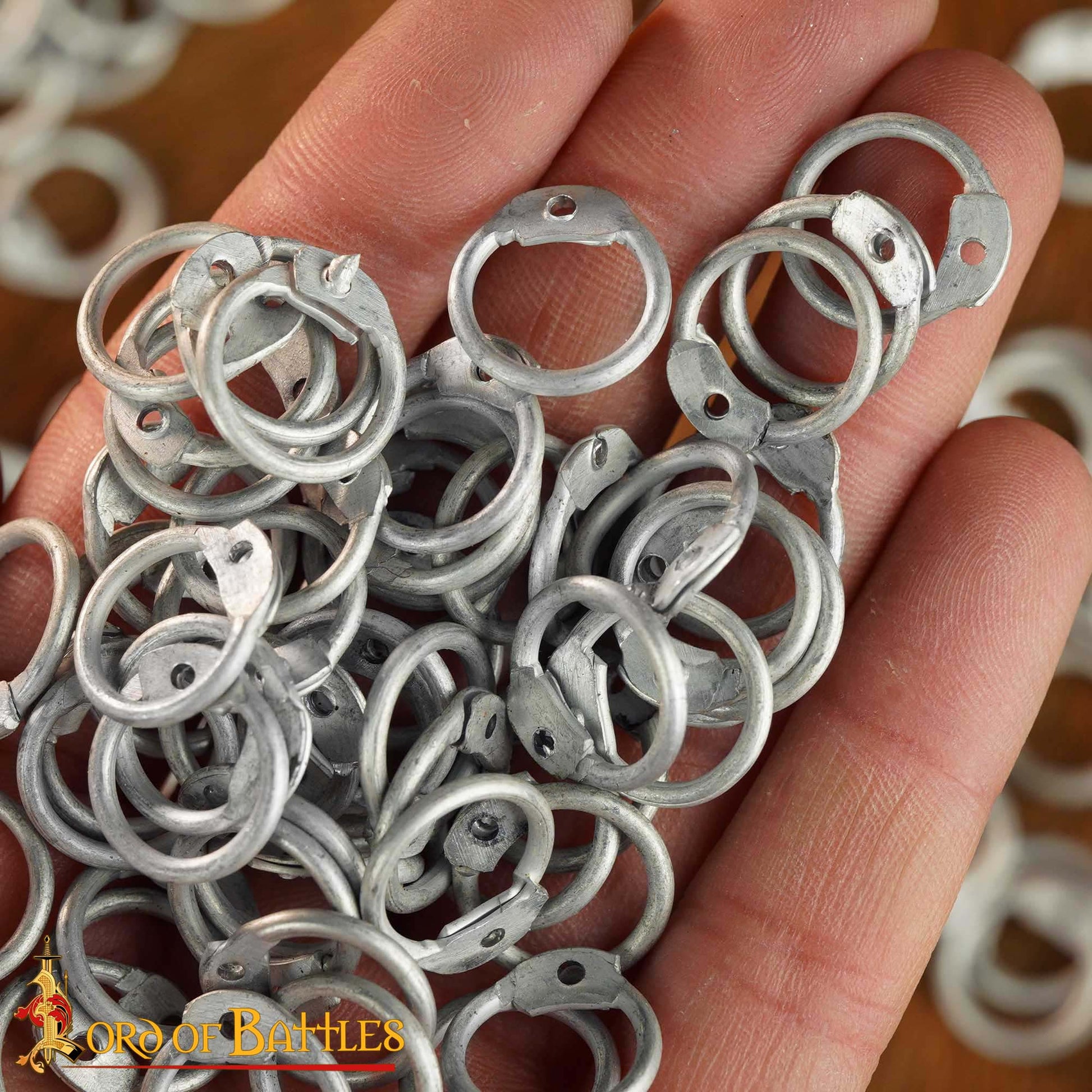 Anillos Redondos de Aluminio - Anillo Redondo con Remaches en Forma de Cúpula de 10 Mm - Calibre 16, Aluminio - Acabado Natural - 1 Kg - Ideal para Reparaciones y Bricolaje de Cota de Malla - Imagen 5
