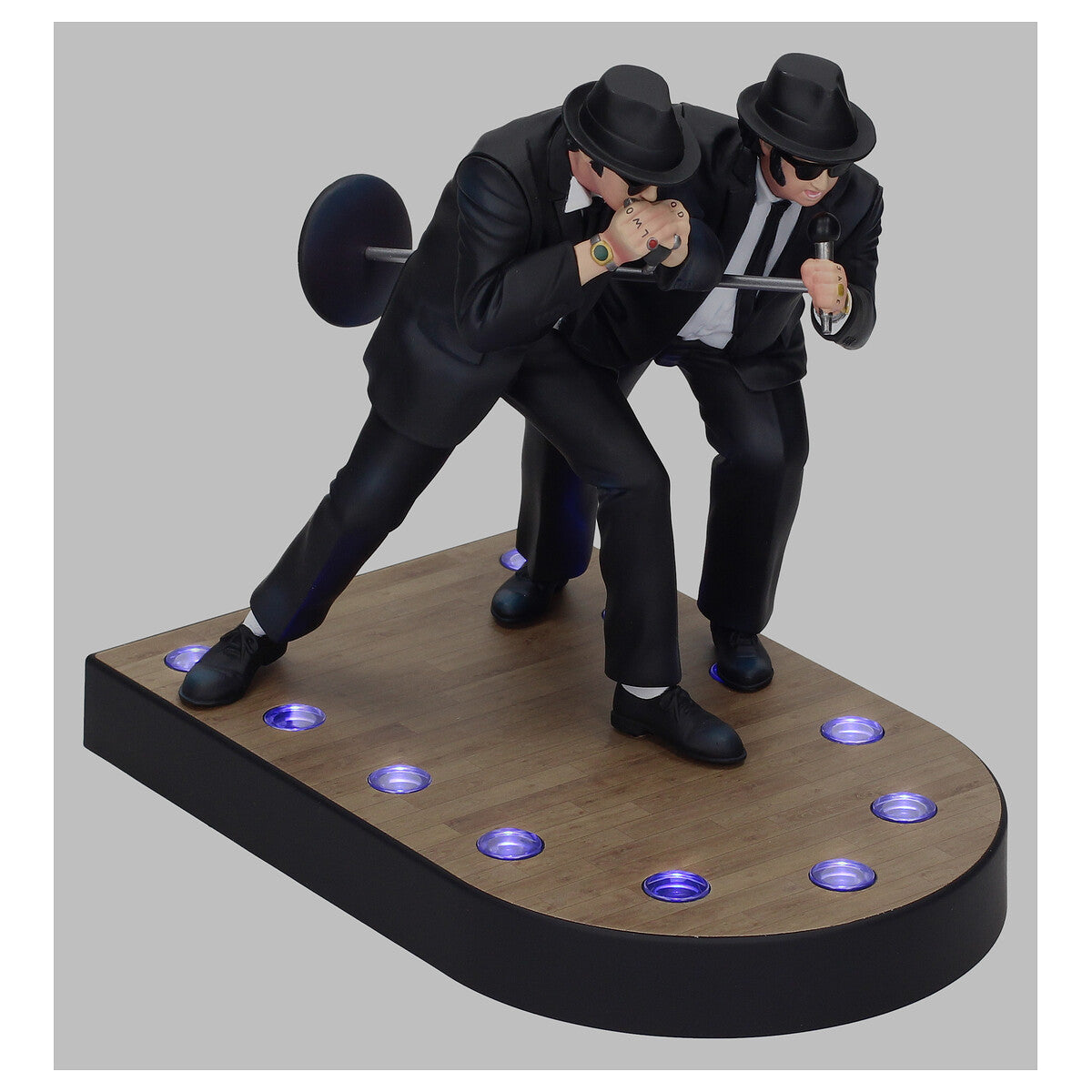 Set figuras Jake y Elwood Blues Brothers - vista lateral derecha con peana iluminada