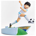 Figura Capitán Oliver Atom Campeones - vista frontal con chut y base estadio