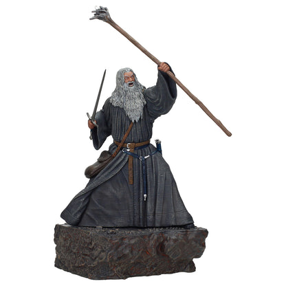 Figura Gandalf El Señor de los Anillos Movie Icons - vista frontal con bastón y Glamdring