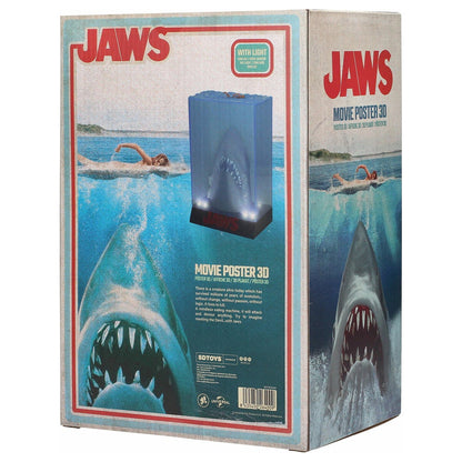 Detalle superior - figura nadadora en superficie de agua texturizada del diorama JAWS