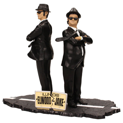Set 2 figuras Elwood y Jake Blues con base de asfalto y matrícula Illinois - vista frontal