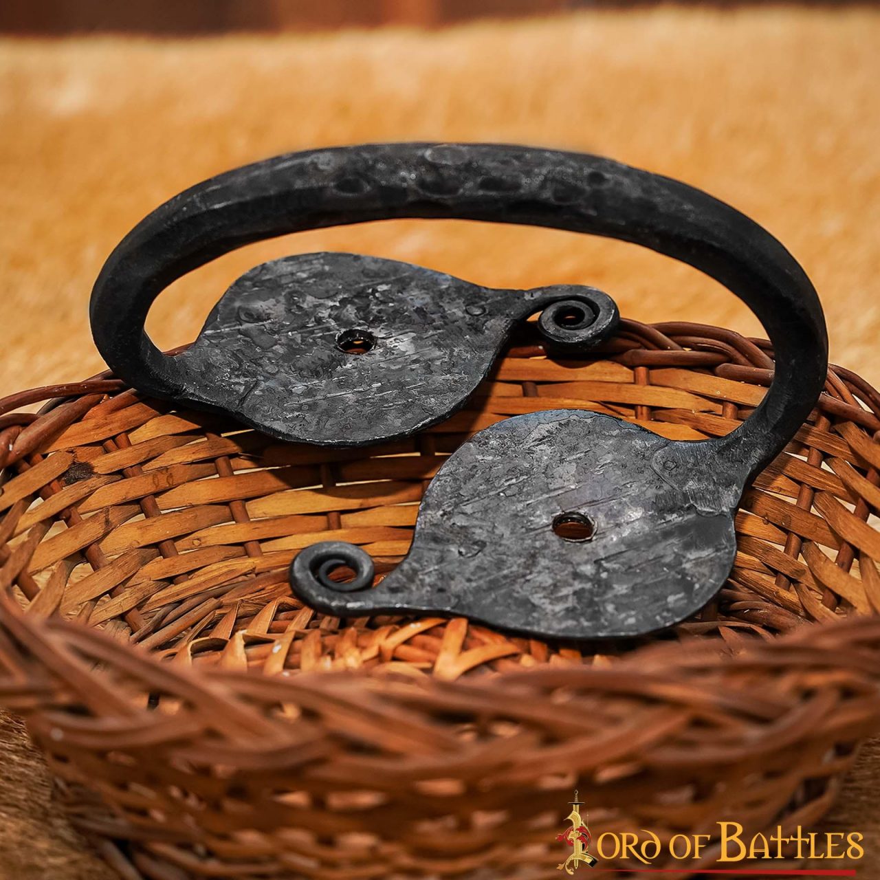 Asa de Cofre de Hierro Forjado a Mano - Acabado Rústico Negro Petróleo - Asa de Cofre de Estilo Medieval - Imagen 13