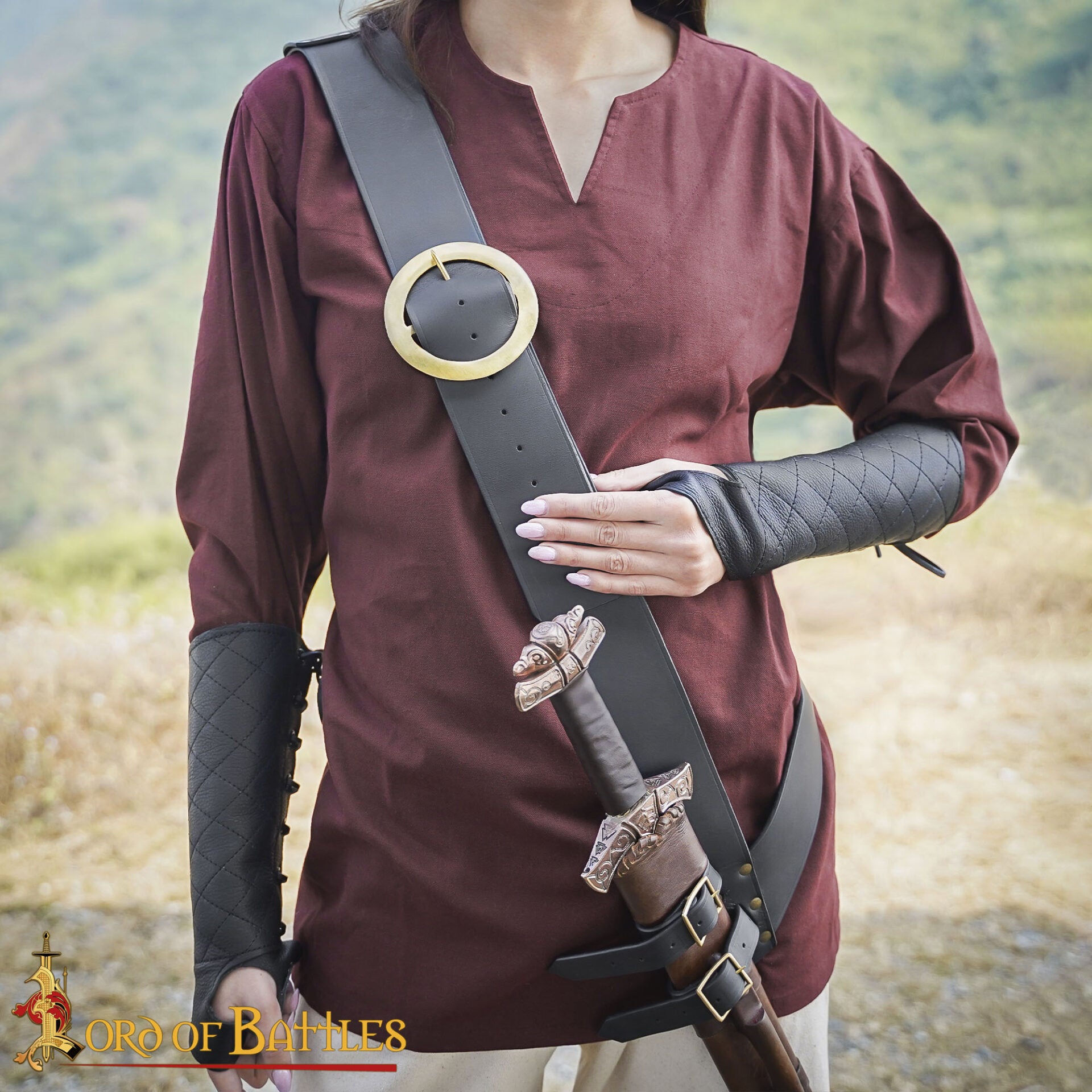 Hebilla Medieval Redonda de Latón Macizo 9,5 Cm - Imagen 6