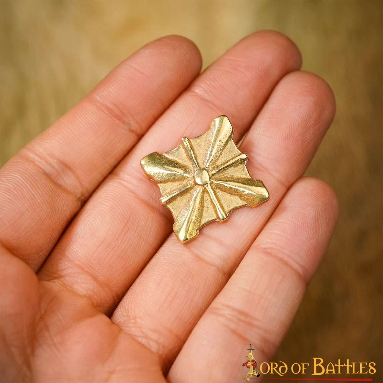 Monturas Medievales de Latón Macizo Puro, Herrajes Decorativos para Uso en Cuero| Juego de 5, 2cm - Imagen 17