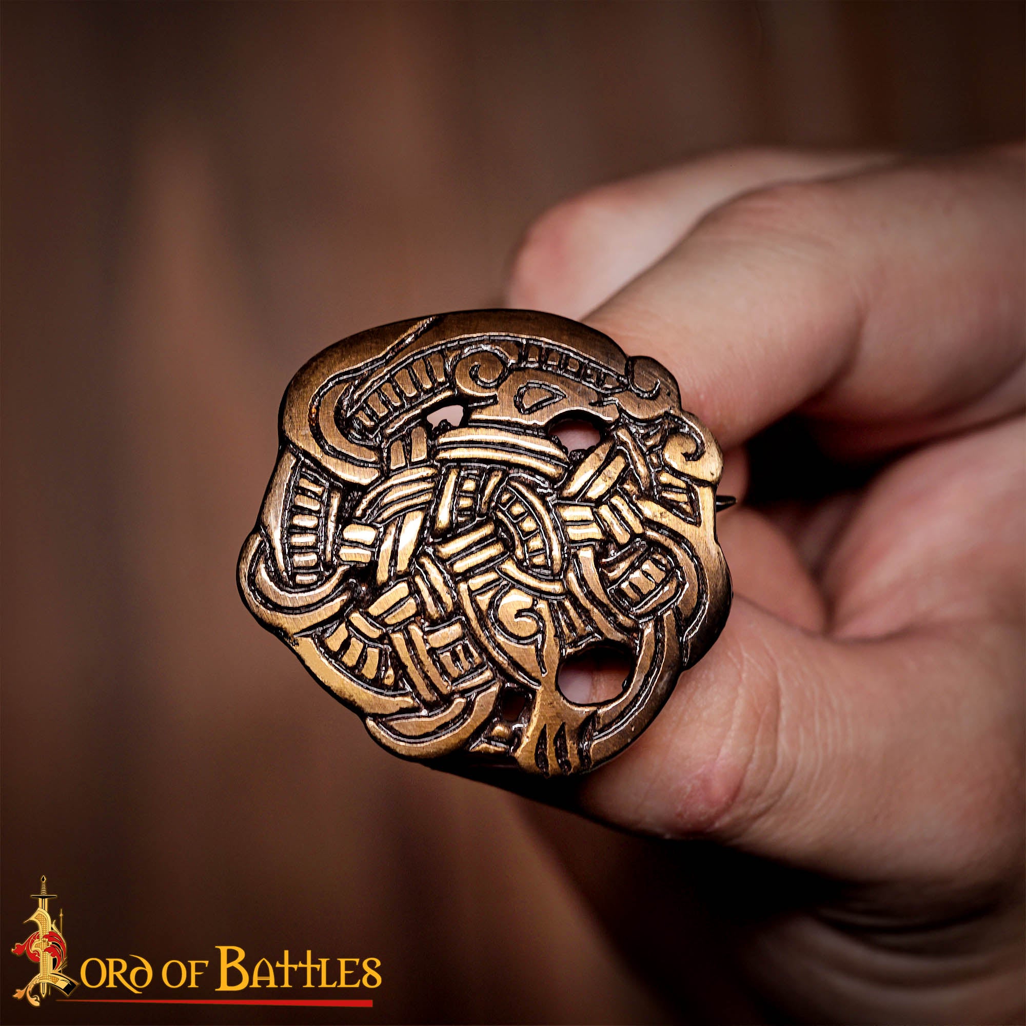 Broche Vikingo de Animal Agarrado - Latón Antiguo - Imagen 1