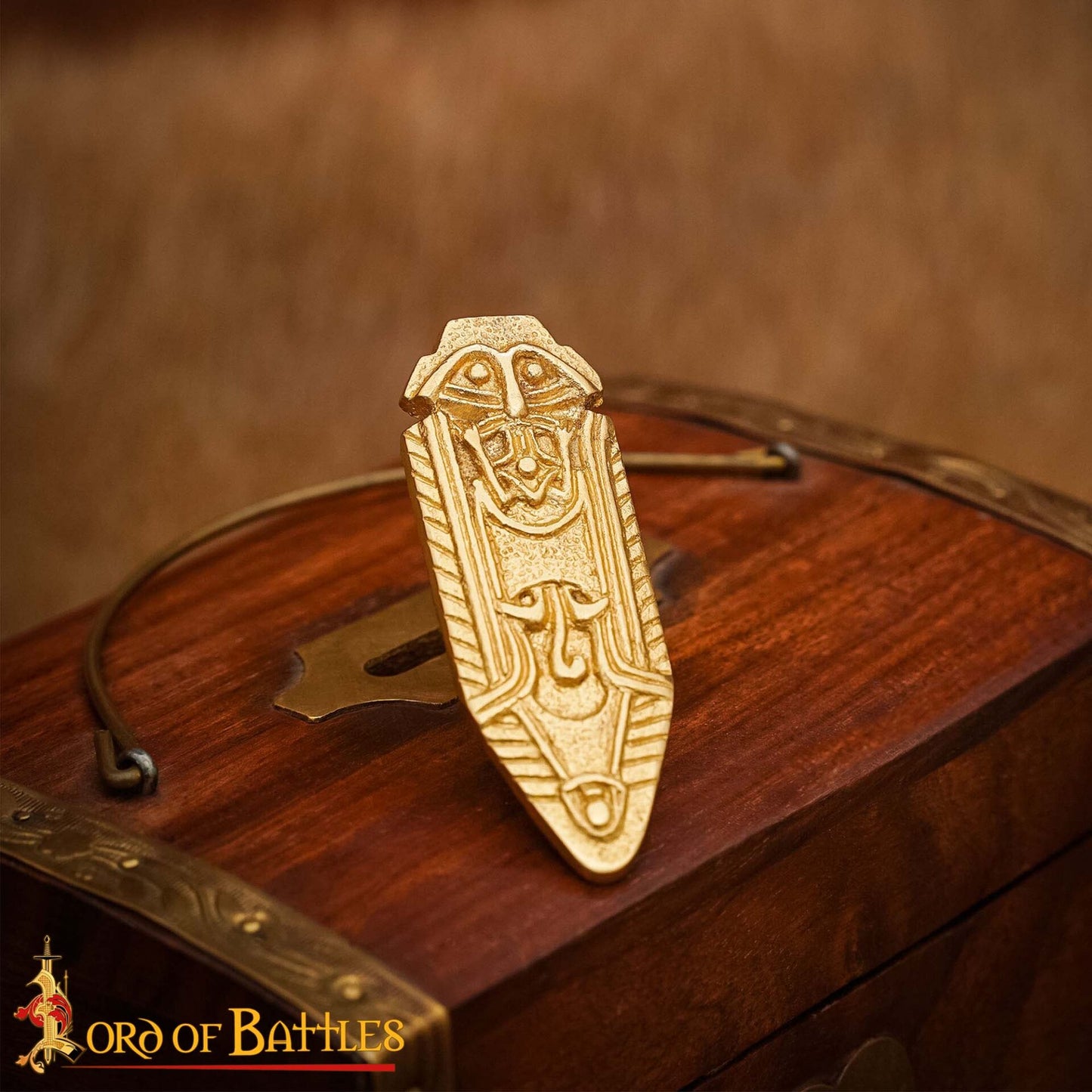 Punta de Cinturón de Latón Vikingo - Chape Grabado - Accesorio Medieval de Latón Macizo para Cinturón - Imagen 1