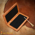 Tabla de Cera Medieval de Madera con Estilete de Latón - Imagen 1