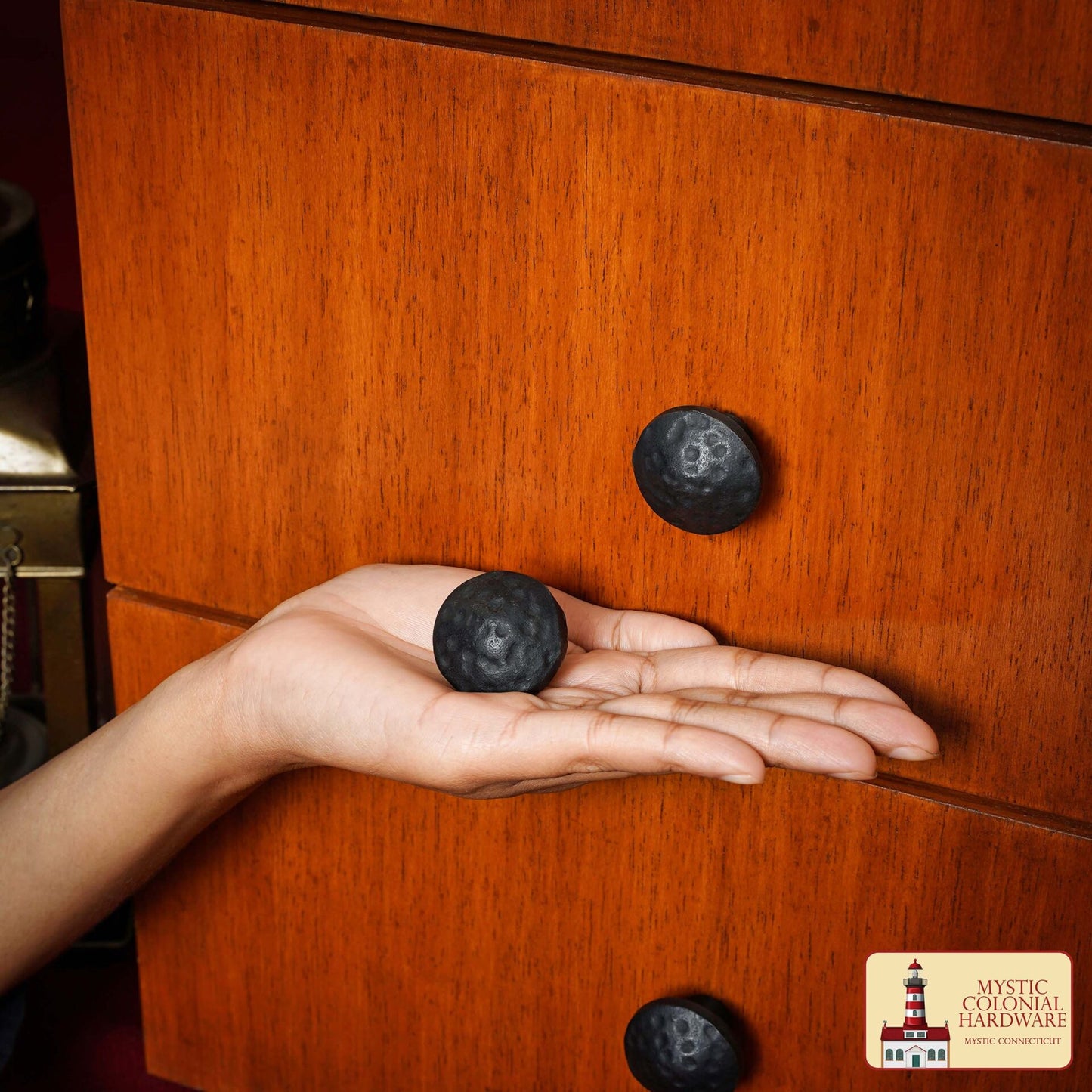 Pomo Cuadrado de Hierro Forjado a Mano - 1 1/4 Pulgadas de Diámetro - Imagen 1