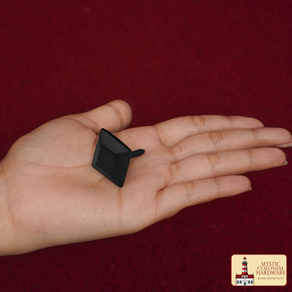 Clavos Decorativos Clavos de Hierro Forjados a Mano - Pirámide Cuadrada de 1 Pulgada - Acabado Rústico Negro Texturado - Herrajes Antiguos para Puertas, Portones, Muebles, Gabinetes - Imagen 5