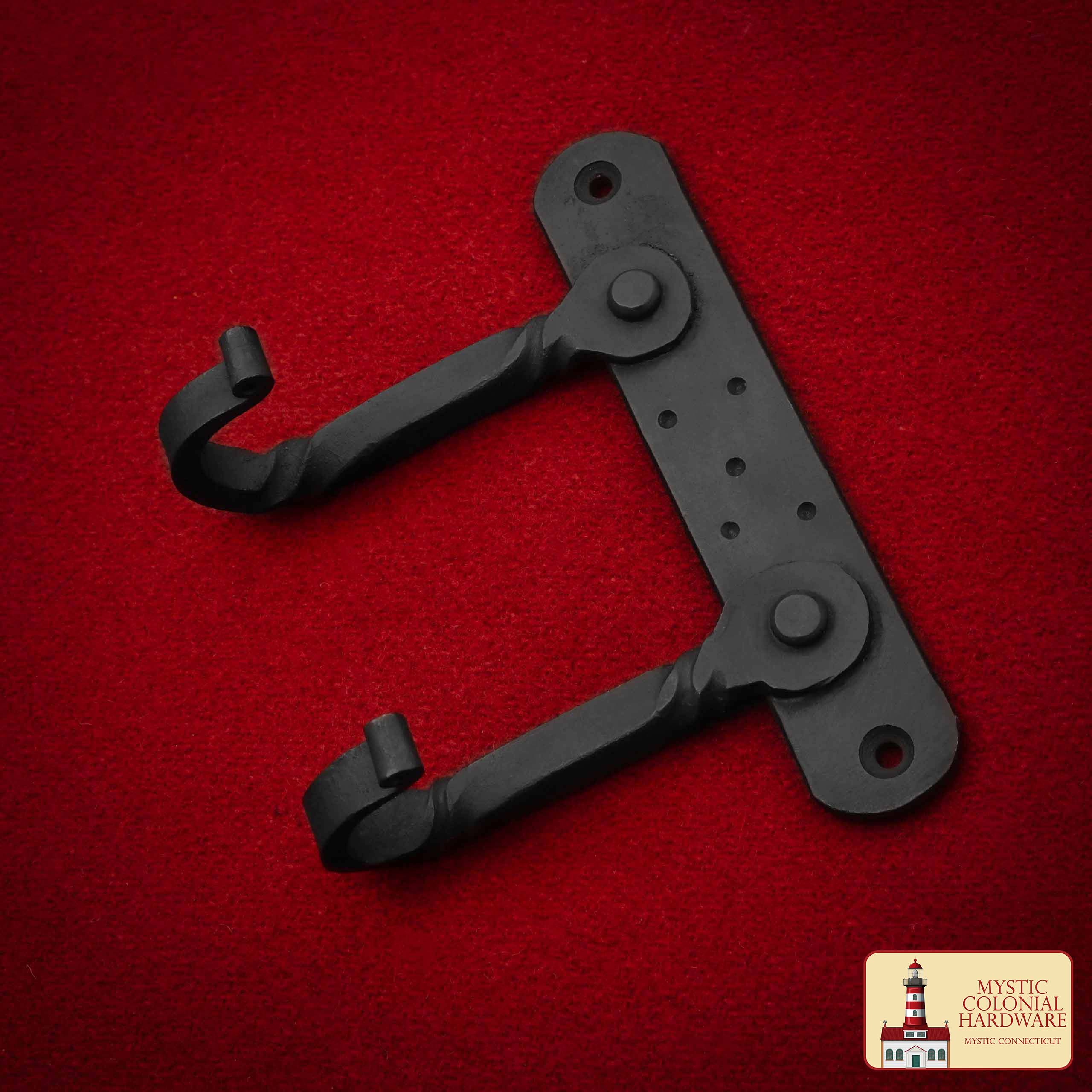 Gancho de Pared Rústico Forjado a Mano con Dos Colgadores: Ideal para Ambientes Victorianos, Coloniales, Retro, Steampunk, Góticos y Barrocos (14.9x10.9cm) - Imagen 6