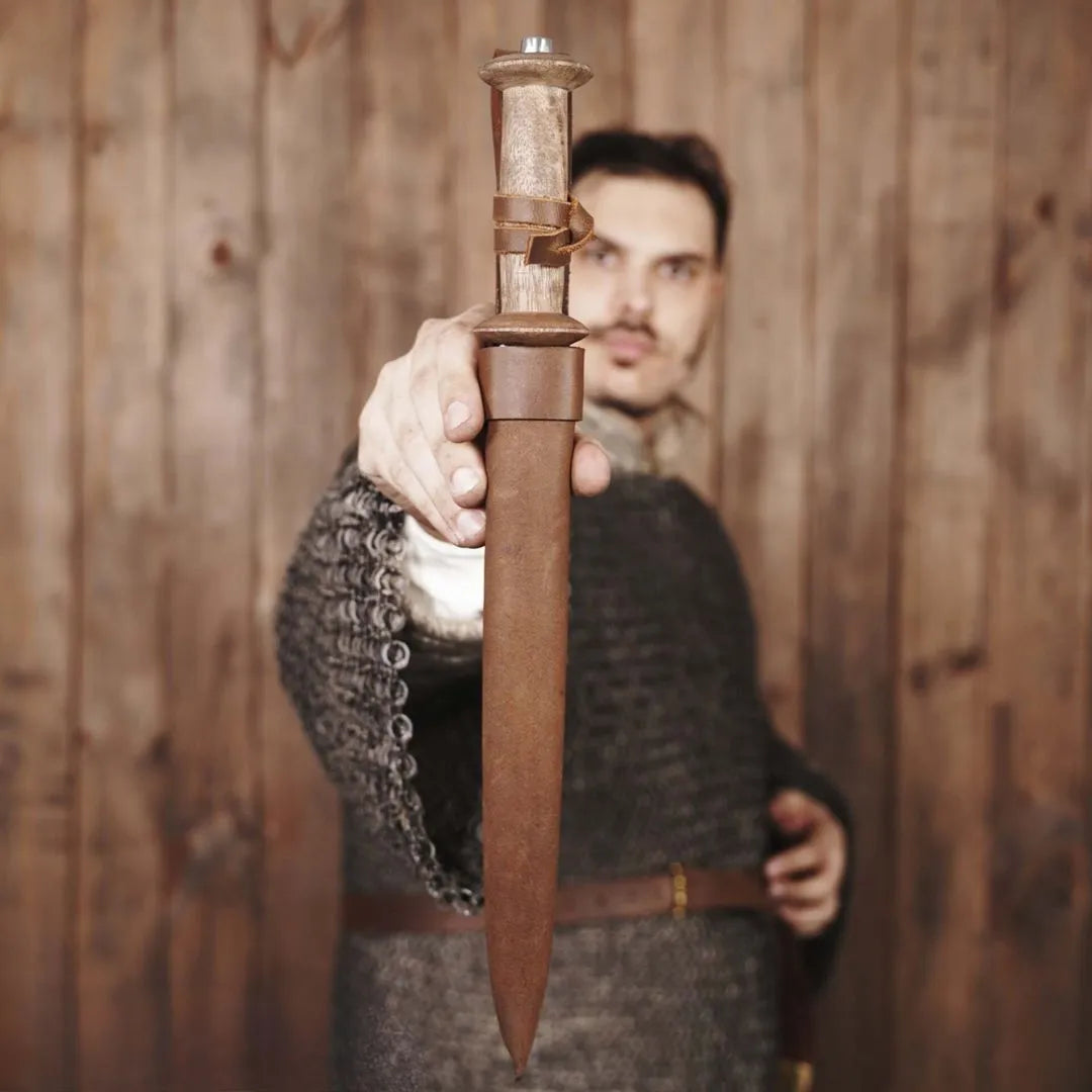Daga Rondel Artesanal - Empuñadura de Madera y Vaina