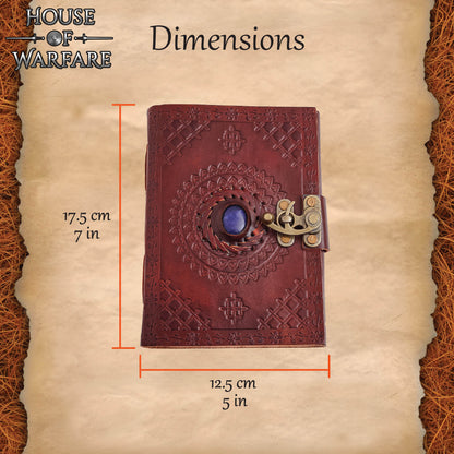 Diario Medieval de Cuero Grabado con Piedra Azul - Diario Artesanal con Cerradura de Latón - Imagen 3