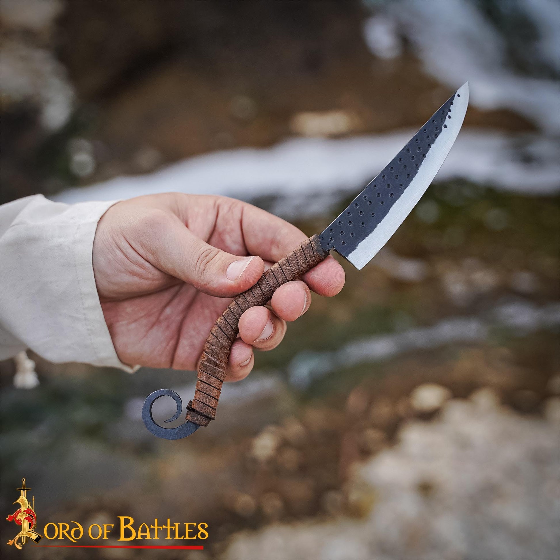 Cuchillo Forjado a Mano con Mango de Cuero y Punta de Marquetería - Imagen 5