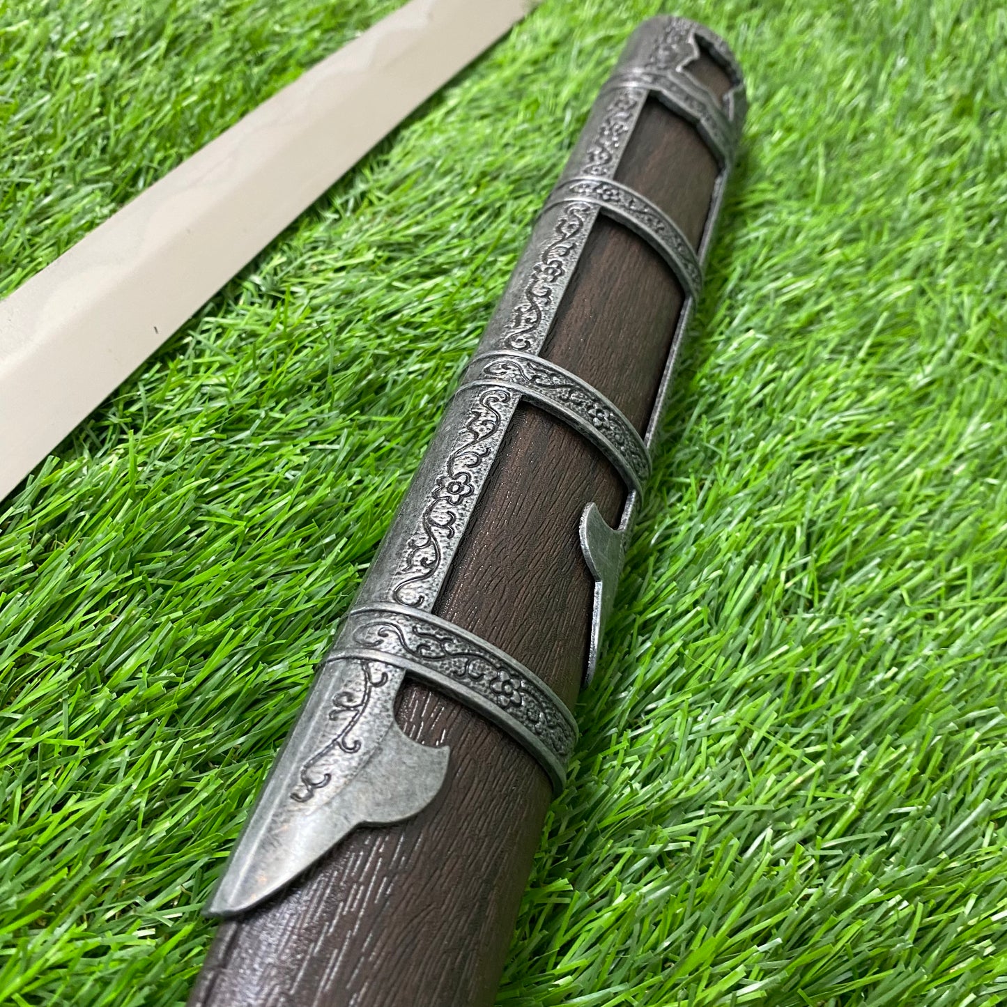 Katana Decorativa La Hoja del Shinobi Oscuro de Sekiro C/Defectos N89