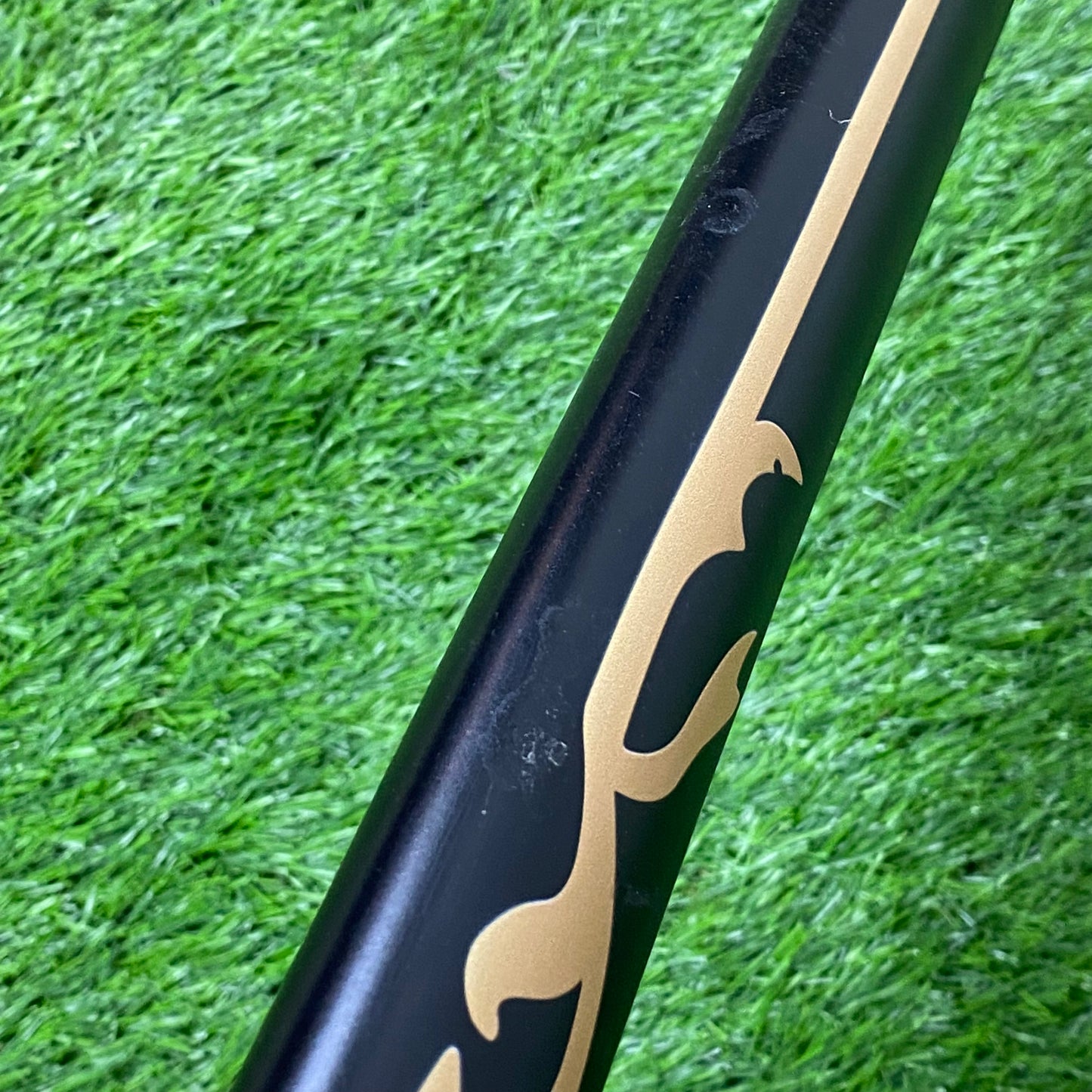 Katana Decorativa de Kocho Shinobu - Acero  Kimetsu no Yaiba C/Defectos N110