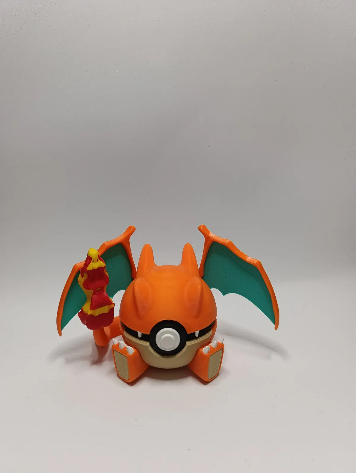 Poké Ball Charizard Coleccionable de Alta Calidad